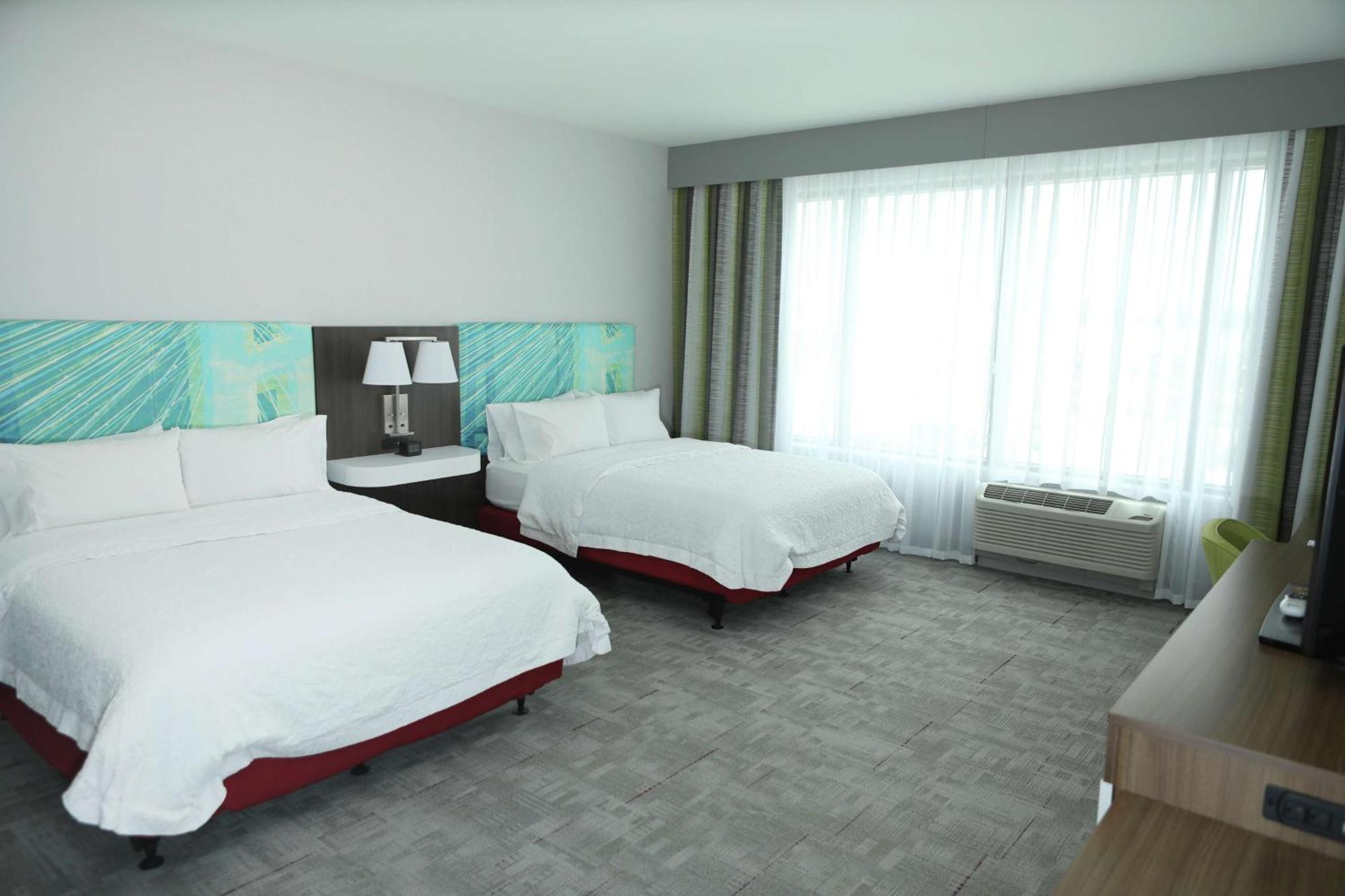 Hampton Inn & Suites Берлінгтон Екстер'єр фото