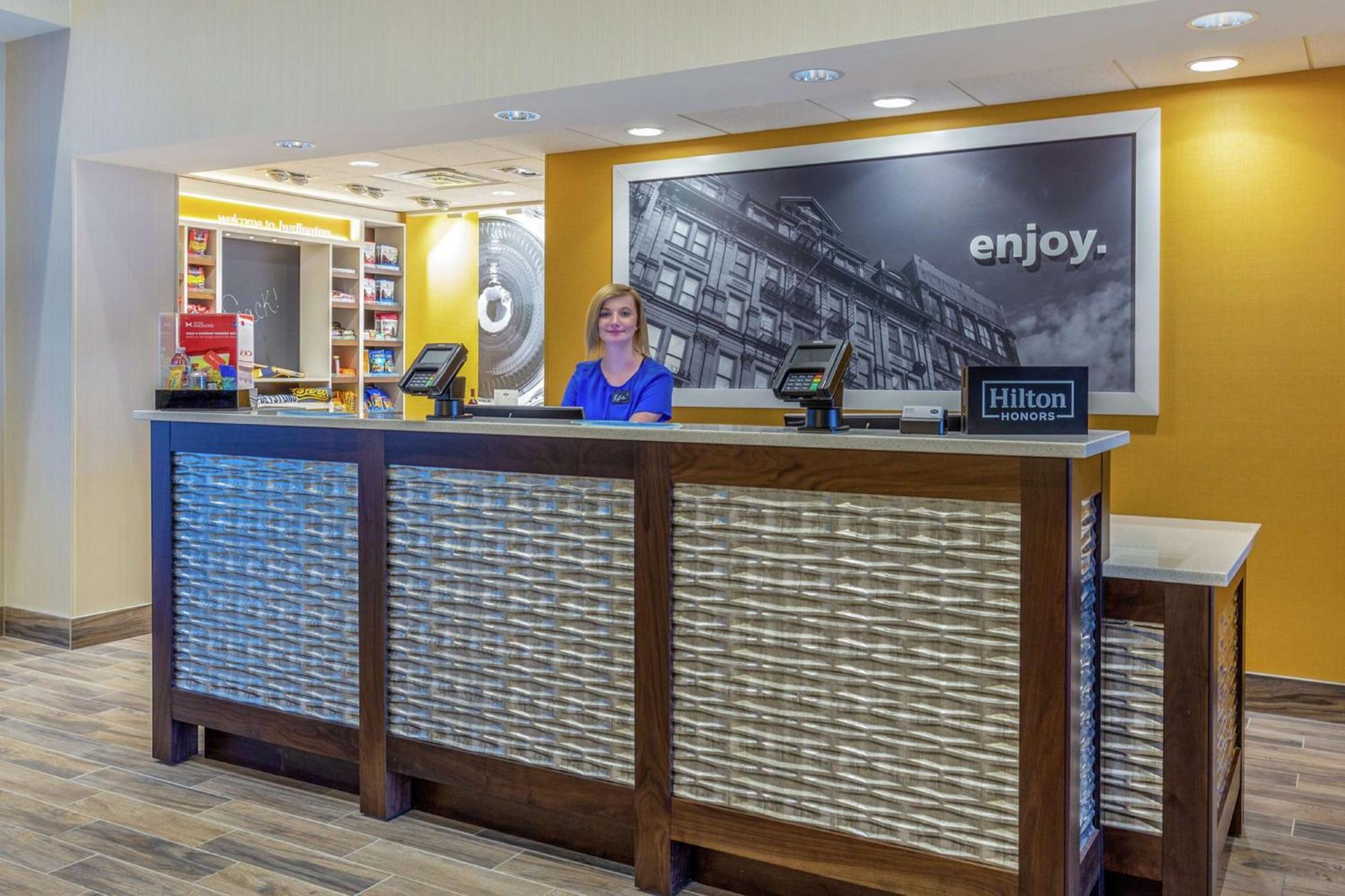 Hampton Inn & Suites Берлінгтон Екстер'єр фото